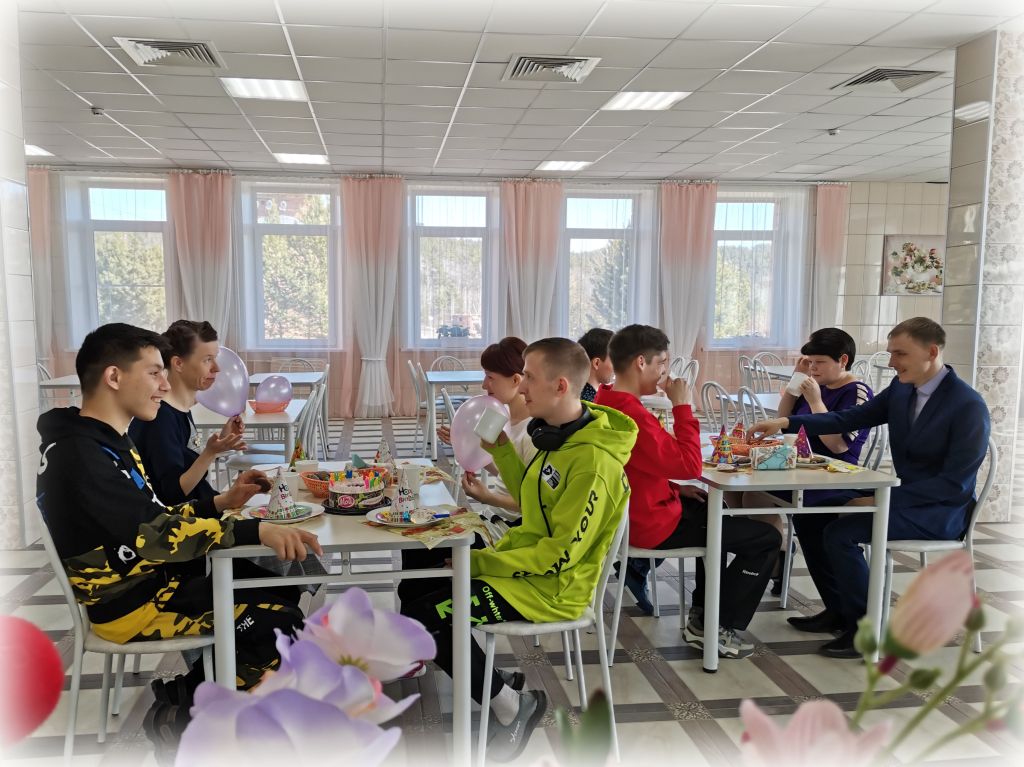 <span class="uc_style_uc_tiles_grid_image_elementor_uc_items_attribute_title" style="color:#ffffff;">3</span>